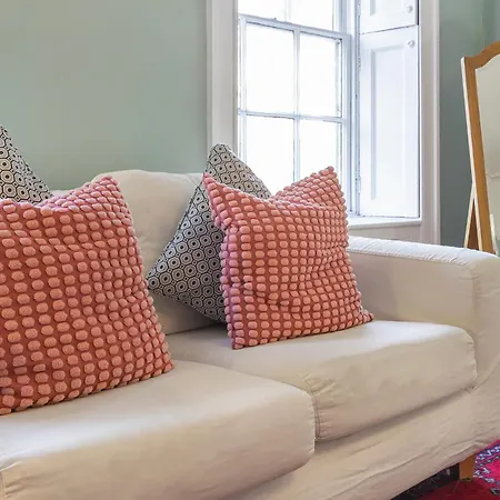 Apartment Spacestation Four 4 Bedroom Serviced By Altoluxoexperience Short Lets & Serviced With Free Wifi *