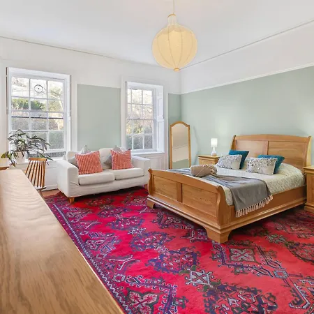 Spacestation Four 4 Bedroom Serviced By Altoluxoexperience Short Lets & Serviced With Free Wifi Bristol