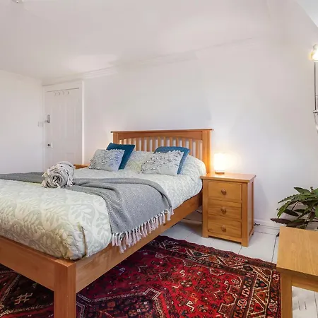 Apartment Spacestation Four 4 Bedroom Serviced By Altoluxoexperience Short Lets & Serviced With Free Wifi