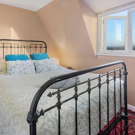 Spacestation Four 4 Bedroom Serviced By Altoluxoexperience Short Lets & Serviced With Free Wifi