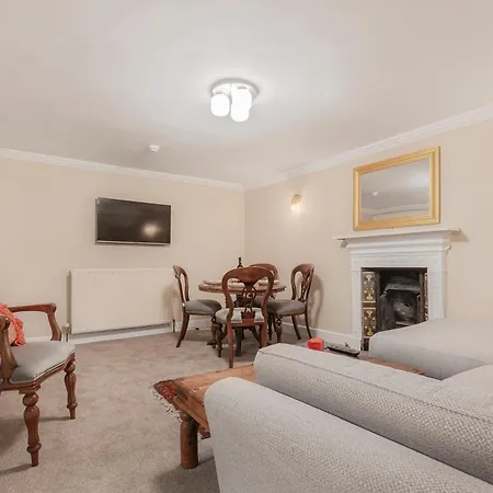 Spacestation Four 4 Bedroom Serviced By Altoluxoexperience Short Lets & Serviced With Free Wifi Apartment *