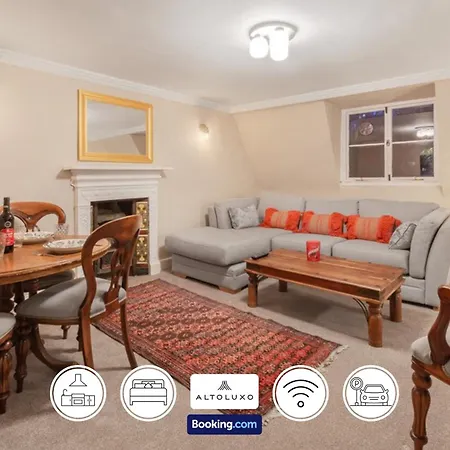 Spacestation Four 4 Bedroom Serviced By Altoluxoexperience Short Lets & Serviced With Free Wifi * Bristol