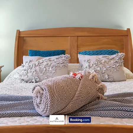 Spacestation Four 4 Bedroom Serviced By Altoluxoexperience Short Lets & Serviced With Free Wifi *