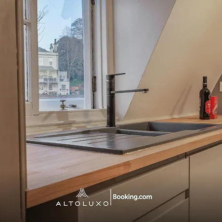 Spacestation Four 4 Bedroom Serviced By Altoluxoexperience Short Lets & Serviced With Free Wifi Apartment *