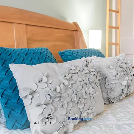 Spacestation Four 4 Bedroom Serviced By Altoluxoexperience Short Lets & Serviced With Free Wifi Bristol