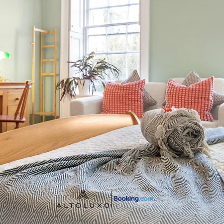 Spacestation Four 4 Bedroom Serviced By Altoluxoexperience Short Lets & Serviced With Free Wifi Apartment *