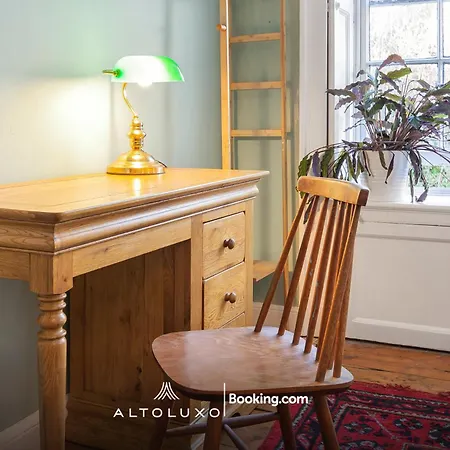 Apartment Spacestation Four 4 Bedroom Serviced By Altoluxoexperience Short Lets & Serviced With Free Wifi