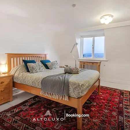 Spacestation Four 4 Bedroom Serviced By Altoluxoexperience Short Lets & Serviced With Free Wifi Apartment