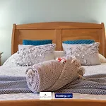 Spacestation Four 4 Bedroom Serviced By Altoluxoexperience Short Lets & Serviced With Free Wifi *