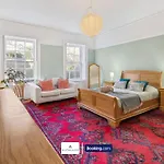 Spacestation Four 4 Bedroom Serviced By Altoluxoexperience Short Lets & Serviced With Free Wifi