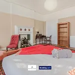 Spacestation Four 4 Bedroom Serviced By Altoluxoexperience Short Lets & Serviced With Free Wifi * Bristol