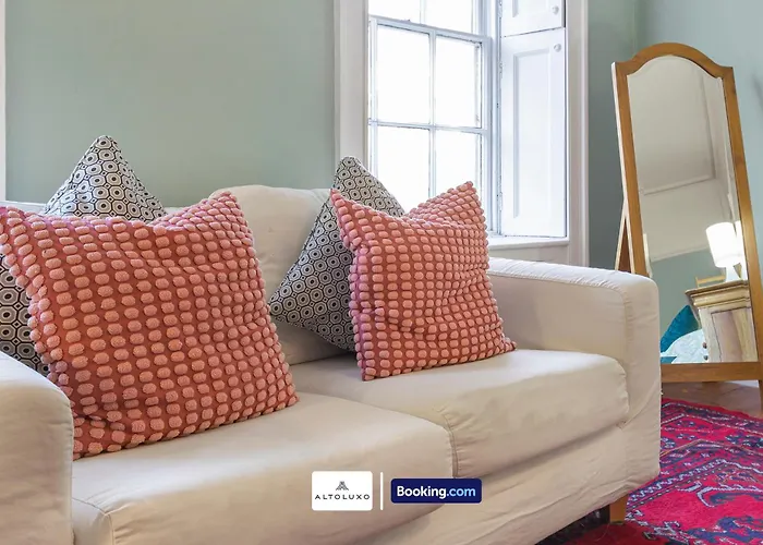 Spacestation Four 4 Bedroom Serviced By Altoluxoexperience Short Lets & Serviced With Free Wifi Bristol