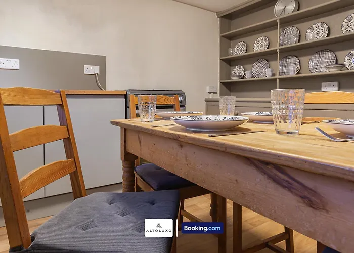 Spacestation Four 4 Bedroom Serviced By Altoluxoexperience Short Lets & Serviced With Free Wifi * Μπρίστολ