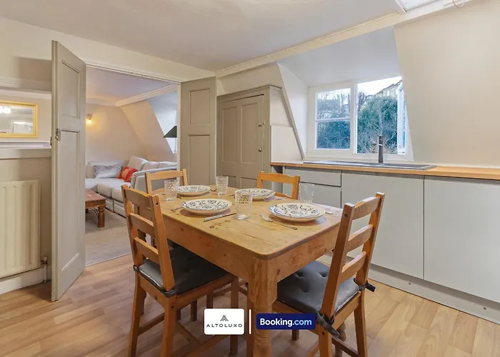 Spacestation Four 4 Bedroom Serviced By Altoluxoexperience Short Lets & Serviced With Free Wifi Apartman Bristol