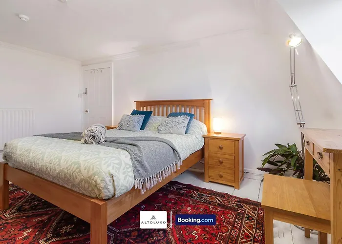 Apartman Spacestation Four 4 Bedroom Serviced By Altoluxoexperience Short Lets & Serviced With Free Wifi